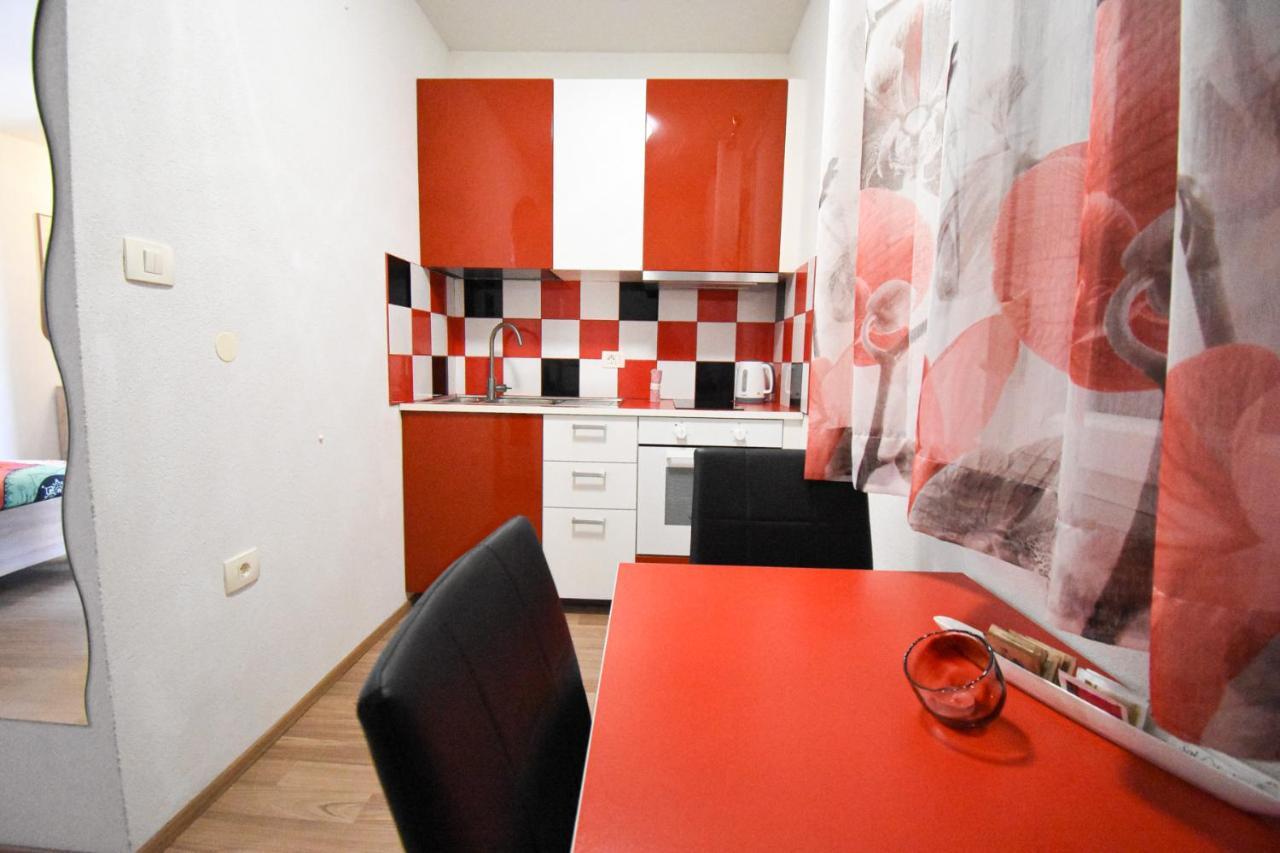 Apartmaji Sobe Zvezda Pobegi Exterior photo